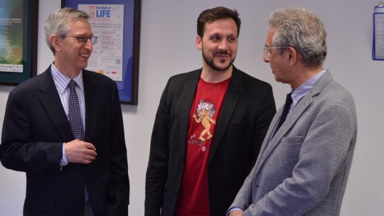 The organization "Vi per Vida" makes its first donation to metastasis research at IRB Barcelona (Photo: L.T. Barone, IRB Barcelona)