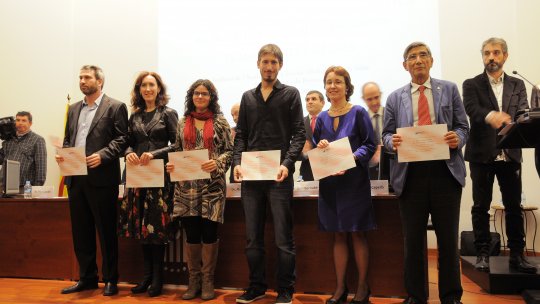 "La Marató 2013" awarding ceremony, with Natàlia Carulla (fifth from left) together with two members of her research team, Montserrat Serra (third from left) and Martí Ninot (fourth from left) 