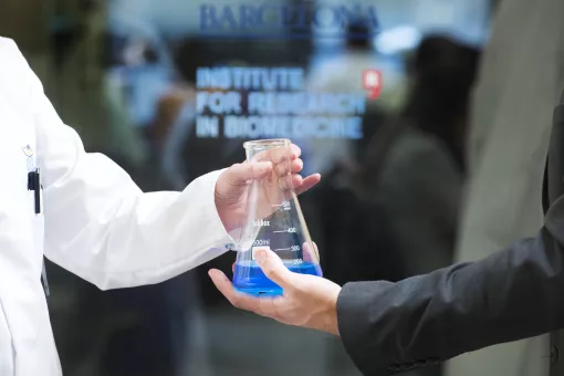 El equipo de innovación del IRB Barcelona refuerza los vínculos con la industria. 