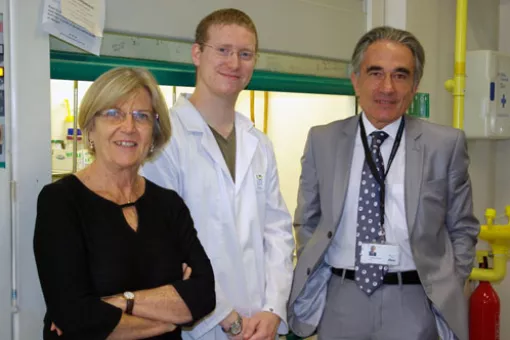 From left to right, researchers Mercedes Alvárez, Xavier Just-Baringo and Fernando Albericio