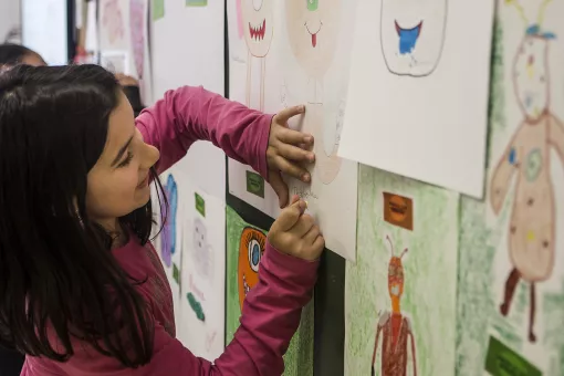 El taller "Crea tu propio monstruo" enseña a los más pequeños sobre el código genético