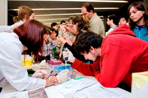 "Live Research" Fair. Image: PCB. 