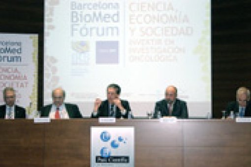Participants in the round table 'The impact of cancer research'.