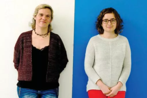 Meritxell Teixidó y Macarena Sánchez, IRB Barcelona. Imagen: Santi Cogolludo. 