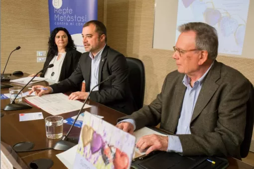 De izquierda a derecha Silvia benaiges, Jordi Ballart (alcalde de Terrasa) y Llorenç (Suma tu corazón)