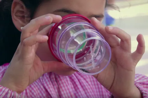 La escula de primeria Montserrat y el IRB Barcelona han trabajado juntos durante tres años para conseguir un impacto educativo a largo plazo