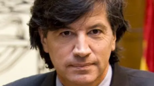 Guest speaker Carlos López Otín, senior professor with the Department of Biochemistry at the University of Oviedo.