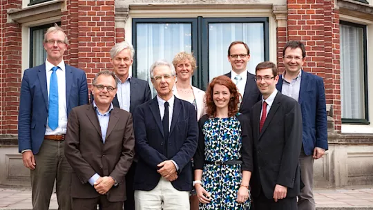 Foto de grupo de los representantes de las dos instituciones firmantes.