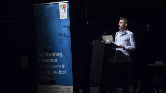 David Vichez ganador del "Premio Alumni a la Excelencia" (M. Minocri, IRB Barcelona)