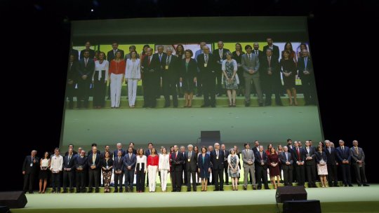 34 investigadors han estat guardonats en l'edició d'enguany. Avui, foto de familia a la cerimònia de lliurament de l'AECC a Barcelona (Foto: AECC)