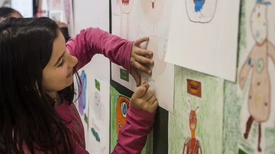 El taller "Crea tu propio monstruo" enseña a los más pequeños sobre el código genético