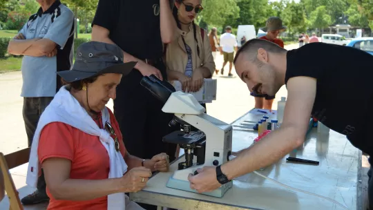 Taller del IRB Barcelona. Fiesta de la Ciencia 2016, Parc de la Ciutadella.