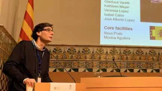 El investigador ICREA del IRB Barcelona Manuel Serrano durante su ponencia en la Barcelona Biomed Conference.