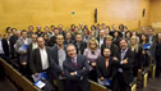 Picture of the awarded researchers with the authorities during the event.