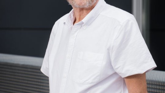 Ernest Giralt leads the lab "Peptides and Proteins" at IRB Barcelona (Battista/Minocri, IRB)