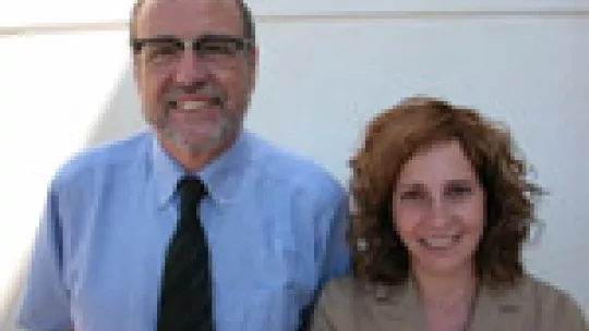 Ernest Giralt and Teresa Tarragó, researchers at IRB Barcelona and the UB, and founders of Iproteos.