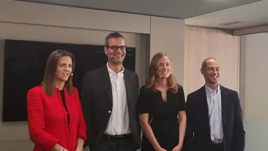 Clara Campàs, socia fundadora de Asabys Partners, Salvador Aznar-Benitah y Valerie Vanhooren, fundadores de Ona Therapeutics, y Sergio Pérez, director de Sabadell Venture Capital