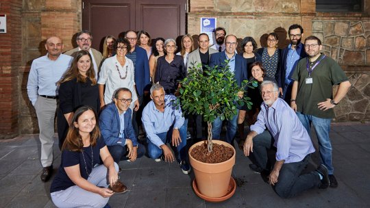 The director general of BIST, Gabby Silberman, and the directors of the seven BIST centers planted a tree at the entrance of the BIST headquarters as a symbolic gesture with which the institution joins the global mobilizations against the climate crisis.