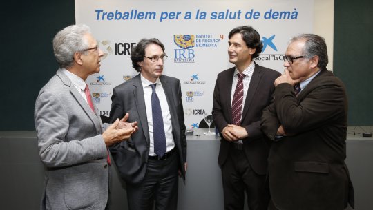 En la foto, de izquierda a derecha: Joan J. Guinovart, Jordi Portabella, Manuel Serrano y Antonio Huerta. Imagen: Fundación Bancaria "la Caixa".