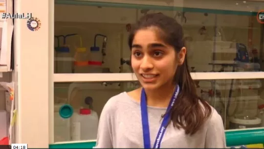 Harkan Kaur, estudiante del programa "Crazy About Biomedicine"