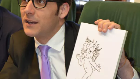 The very popular Catalan illustrator, Pilarín Bayés, has designed the logo for "Vi per Vida".