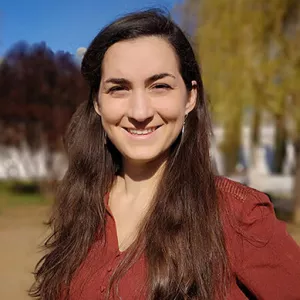 Dr. Alexandra Agustinova