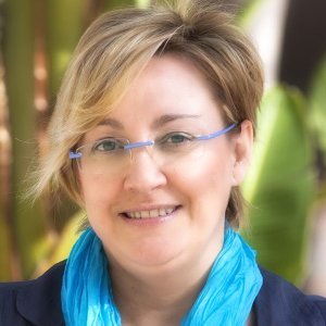 Dr. Angela Nieto